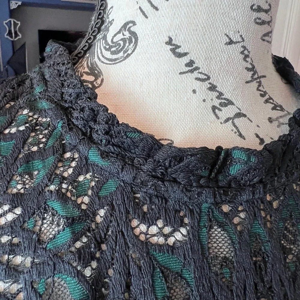 WHBM Black Green High Neck lace shell blouse NWT romantic gothic dark academia - Picture 9 of 14